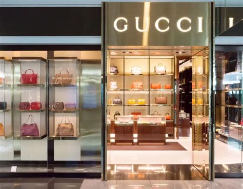 cuanto gana un empleado de gucci|Gucci: Esto es lo que gana un empleado de las lujosas tiendas e.